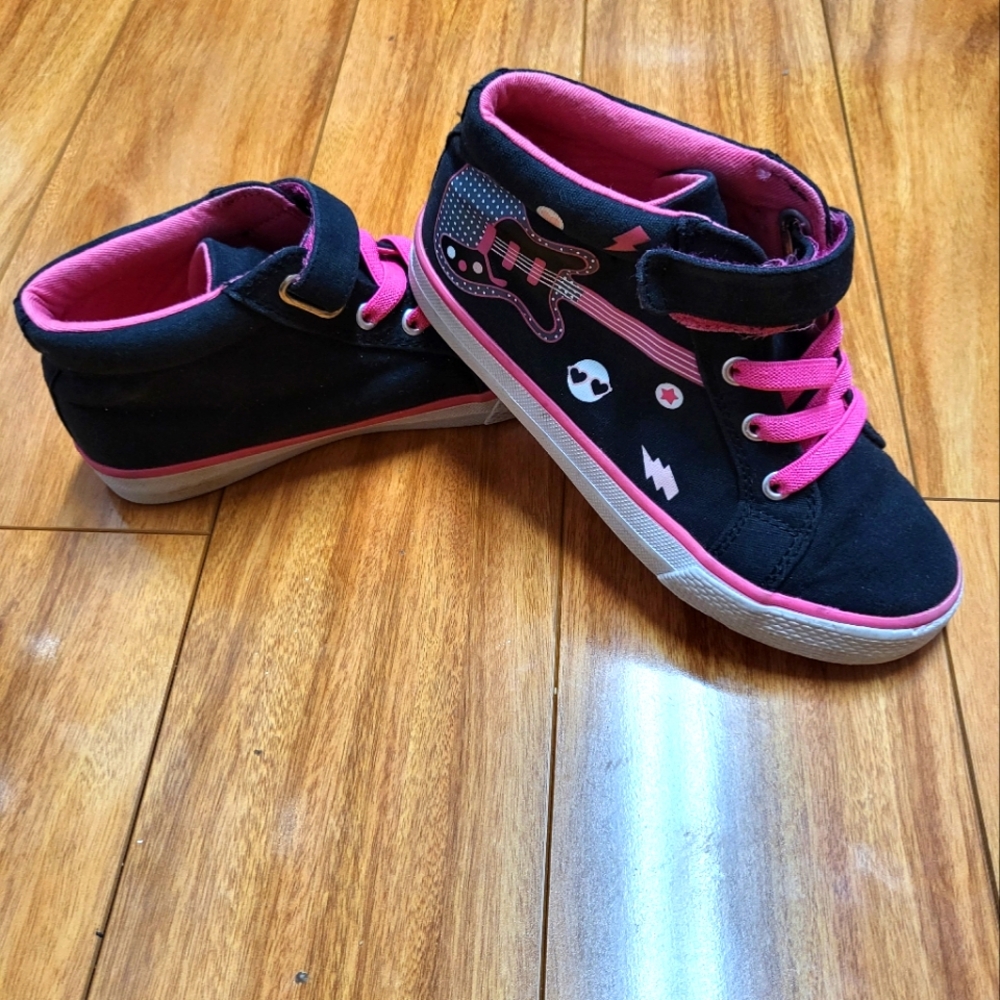 Gymboree size 13 sneakers